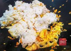 Golden Egg Fried Rice Recipe Illustration 8