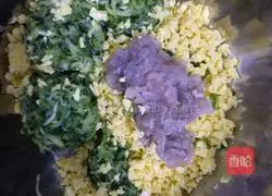 Illustration of how to make cucumber, egg and shrimp dumplings 3