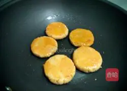 Sesame-filled sweet potato pancake recipe 9