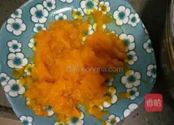 Illustration of how to make pumpkin steamed buns 2