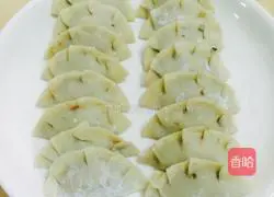 Illustration of how to make fried sophora flower dumplings 5