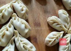 Illustration of how to make dumplings 1