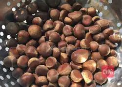 Illustration of how to make dried chestnuts (electric baking pan version) 1