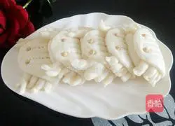 Illustration of how to make crab steamed buns 8