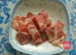 Illustration of how to make bacon and cucumber braised flatbread 2