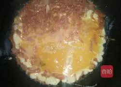 Illustration of how to make bacon and egg fried rice 5