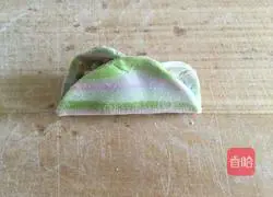 Illustration of how to make striped lace dumplings 17