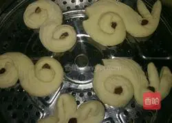 Illustration of how to make homemade local steamed buns 8