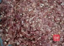 Illustration of how to make pickled cabbage and meat dumplings 2