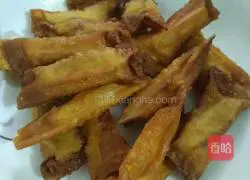 Illustration of how to make crispy banana wontons 9