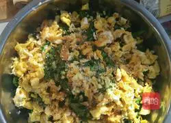 Illustration of how to make leek and egg buns 4