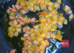 Illustration of how to make egg and ham fried rice 3