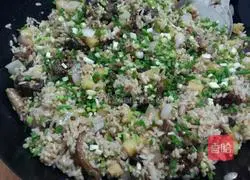 Illustration of how to make beef fried rice 4