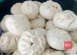 Illustration of how to make meat buns 9