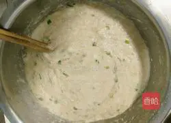 Illustration of how to fry large potato cakes 6