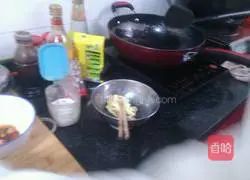 Illustration of how to make mushroom and egg fried rice 4