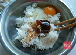 Xinwen Gourmet Scallop, Shrimp and Egg Fried Rice Recipe Illustration 5