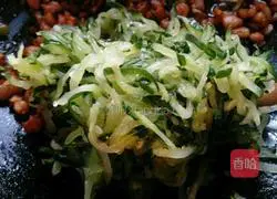 Illustration of how to make yeast pie 11