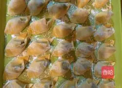Illustration of how to make shrimp wontons 7