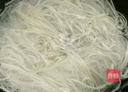 Illustration of how to make tomato noodles 6