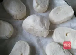 Illustration of how to make gold and silver steamed buns 10