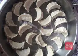 Illustration of how to make bamboo shoots, fungus and pork dumplings 7