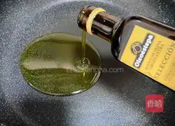 Illustration of how to make cabbage and egg fried rice 4