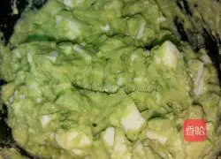 Illustration of how to make avocado sandwich 2