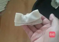 Illustration of how to make small wontons stuffed with mandarin duck stuffing 8