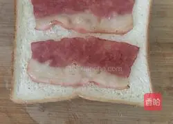 Illustration of how to make breakfast sandwich 3