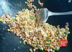 Five-color fried rice recipe illustration 6