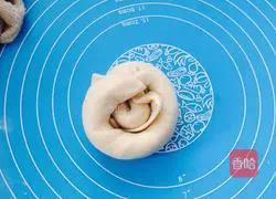 How to make fried egg and scallion pancakes Illustration 8