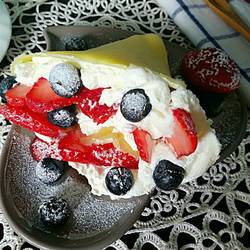 Creamy Strawberry Crepe