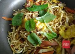 Illustration of how to make fried noodles 14