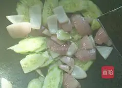  Illustration of how to make fried noodles with eggs and vegetables 3