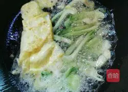 Illustration of how to make fried noodles with eggs and vegetables 7
