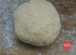 Illustration of how to make traditional sweet potato cake 3