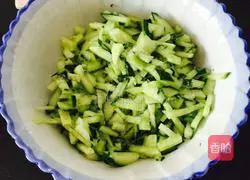 Illustration of how to make cucumber dumplings 2