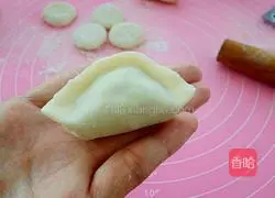 Illustration of how to make egg and leek dumpling stuffing 9