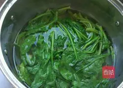 Spinach and rosette buns Illustration of making steamed buns 1