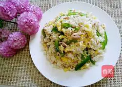 Illustration of how to make green pepper and shredded pork fried rice 7