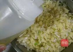 Illustration of how to make potato buns 6