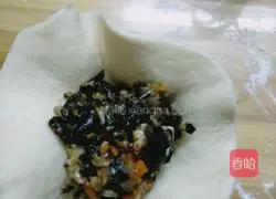 Illustration of how to make black fungus stuffed buns 14