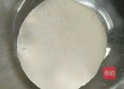 Illustration of how to make fried noodles with shredded pork 1