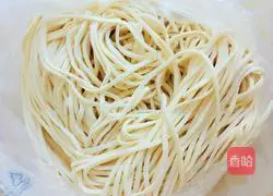 Illustration of how to make fried noodles with pepper and ham 1