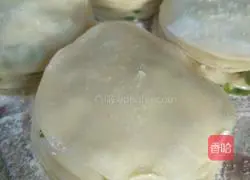 Illustration of how to make scallion pancakes 3 