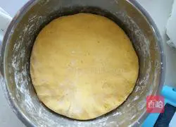 Illustration of how to make pumpkin pattern steamed buns 2