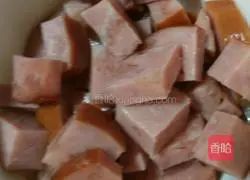 Illustration of how to make tomato, cucumber and egg fried rice 4