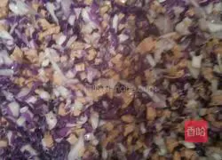 Illustration of how to make mixed vegetable fried rice 3