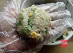 Illustration of how to make pan-fried potato pancakes 5